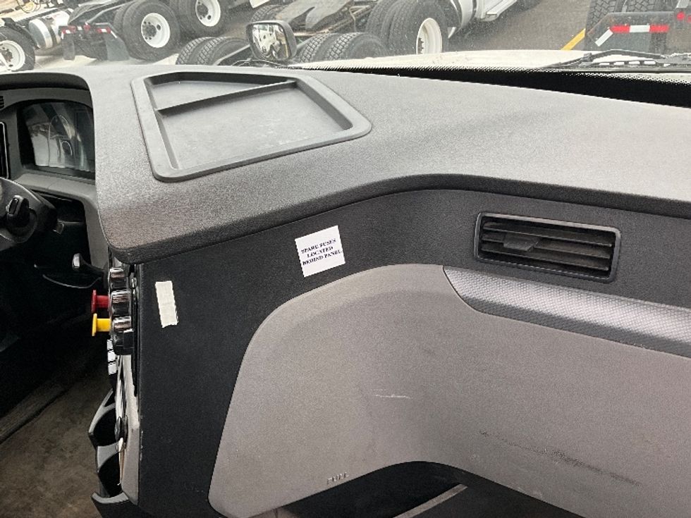 Day Cab Tractor-Heavy Duty Tractors-Freightliner-2020-T12664ST-Chicago (Melrose Park)-IL-488,000\n\t\tmiles-$ 50,250 - Image 13