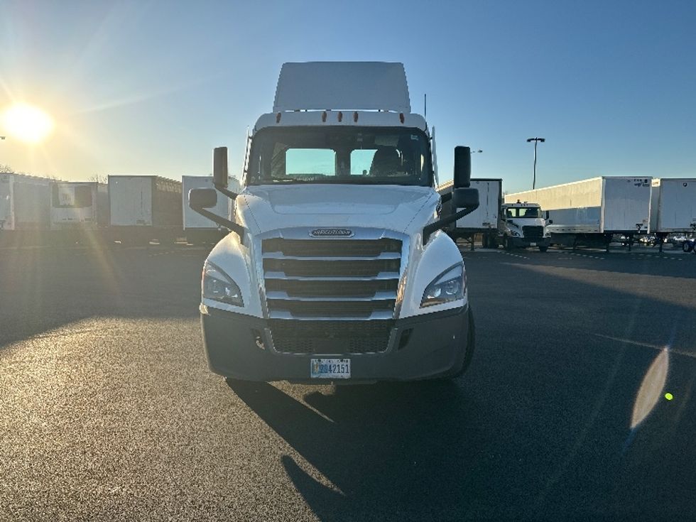 Day Cab Tractor-Heavy Duty Tractors-Freightliner-2020-T12664ST-Chicago (Melrose Park)-IL-488,000\n\t\tmiles-$ 50,250 - Image 2