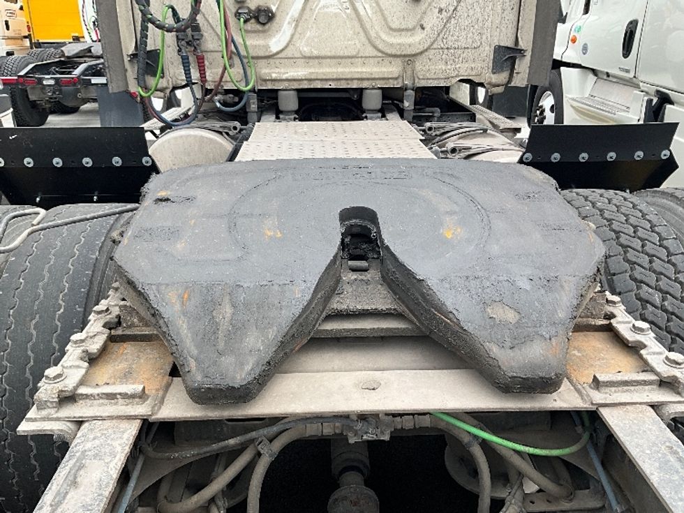 Day Cab Tractor-Heavy Duty Tractors-Freightliner-2020-T12664ST-Chicago (Melrose Park)-IL-488,000\n\t\tmiles-$ 50,250 - Image 6