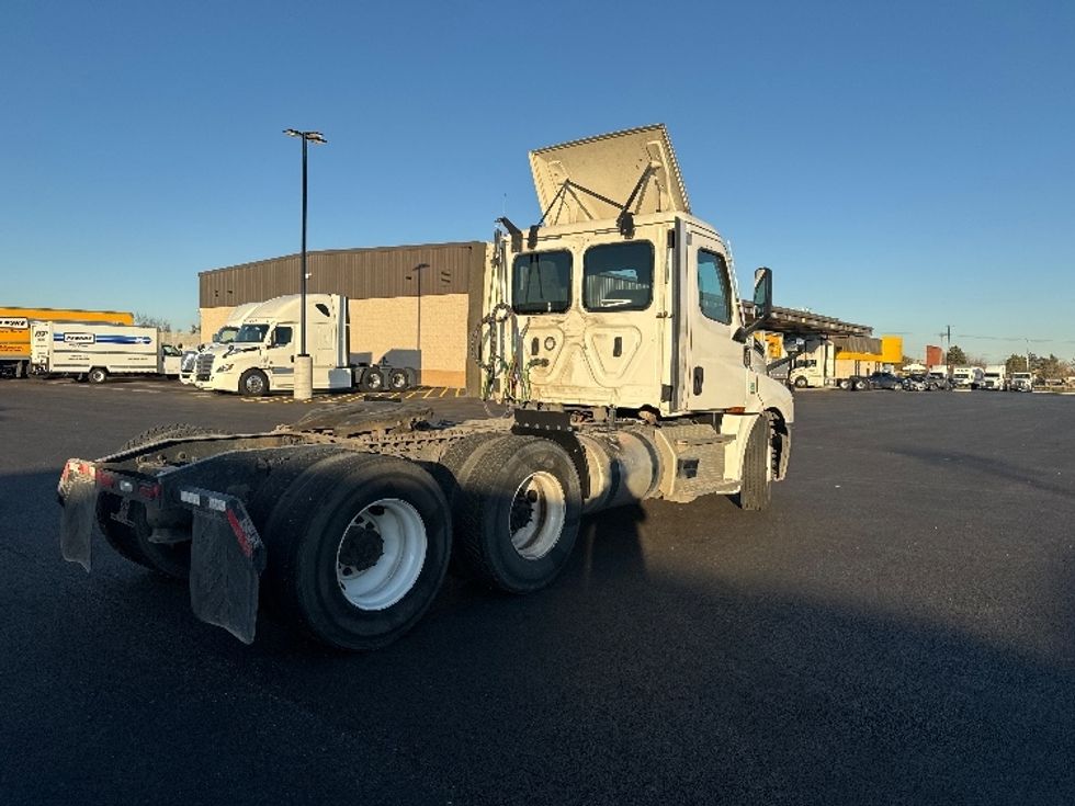 Day Cab Tractor-Heavy Duty Tractors-Freightliner-2020-T12664ST-Chicago (Melrose Park)-IL-488,000\n\t\tmiles-$ 50,250 - Image 7