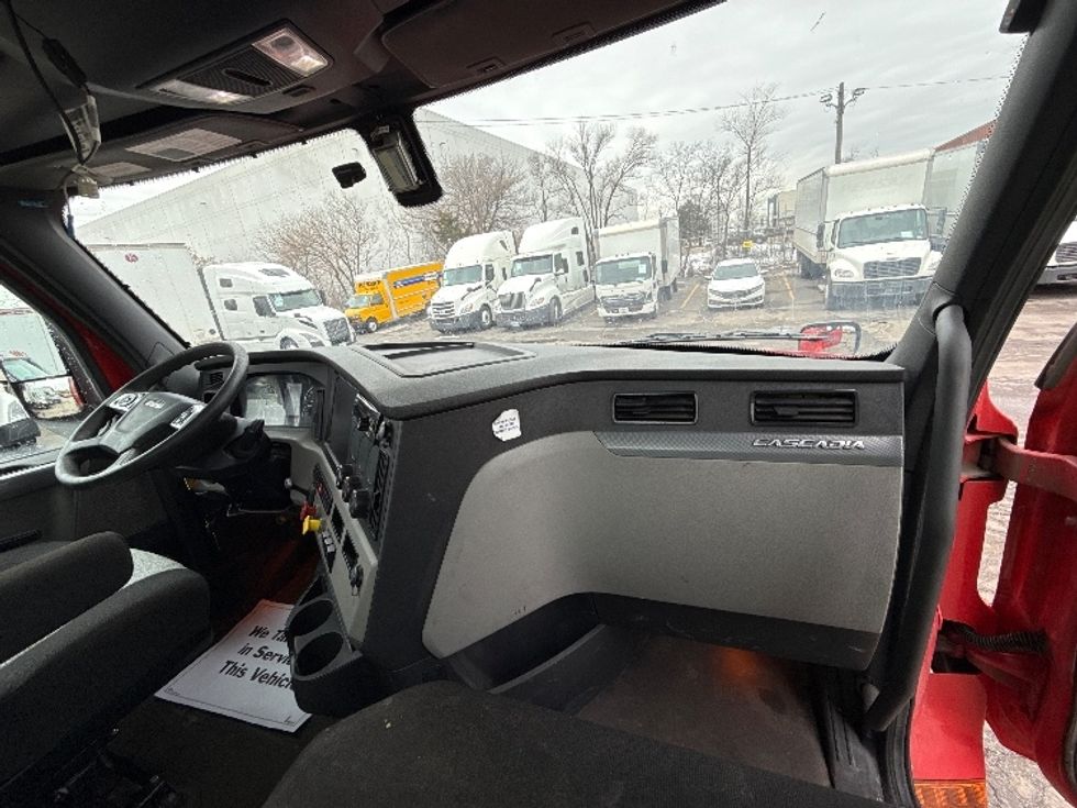 Day Cab Tractor-Heavy Duty Tractors-Freightliner-2020-T12664ST-Chicago (Melrose Park)-IL-511,552\n\t\tmiles-$ 40,250 - Image 13