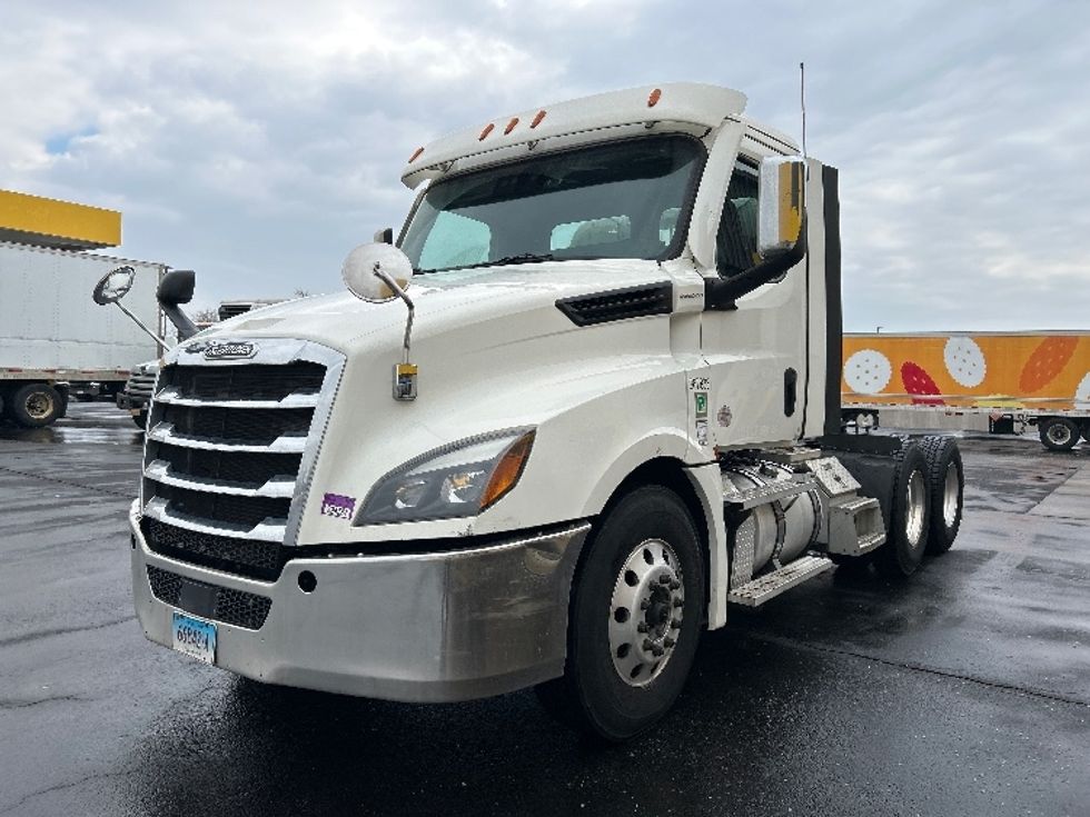 Day Cab Tractor-Heavy Duty Tractors-Freightliner-2020-T12664ST-Chicopee-MA-317,675\n\t\tmiles-$ 44,750 - Image 3