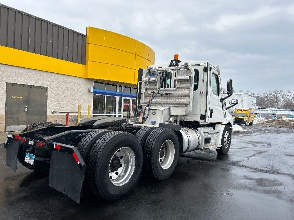 Day Cab Tractor-Heavy Duty Tractors-Freightliner-2020-T12664ST-Chicopee-MA-317,675\n\t\tmiles-$ 44,750 - Image 7