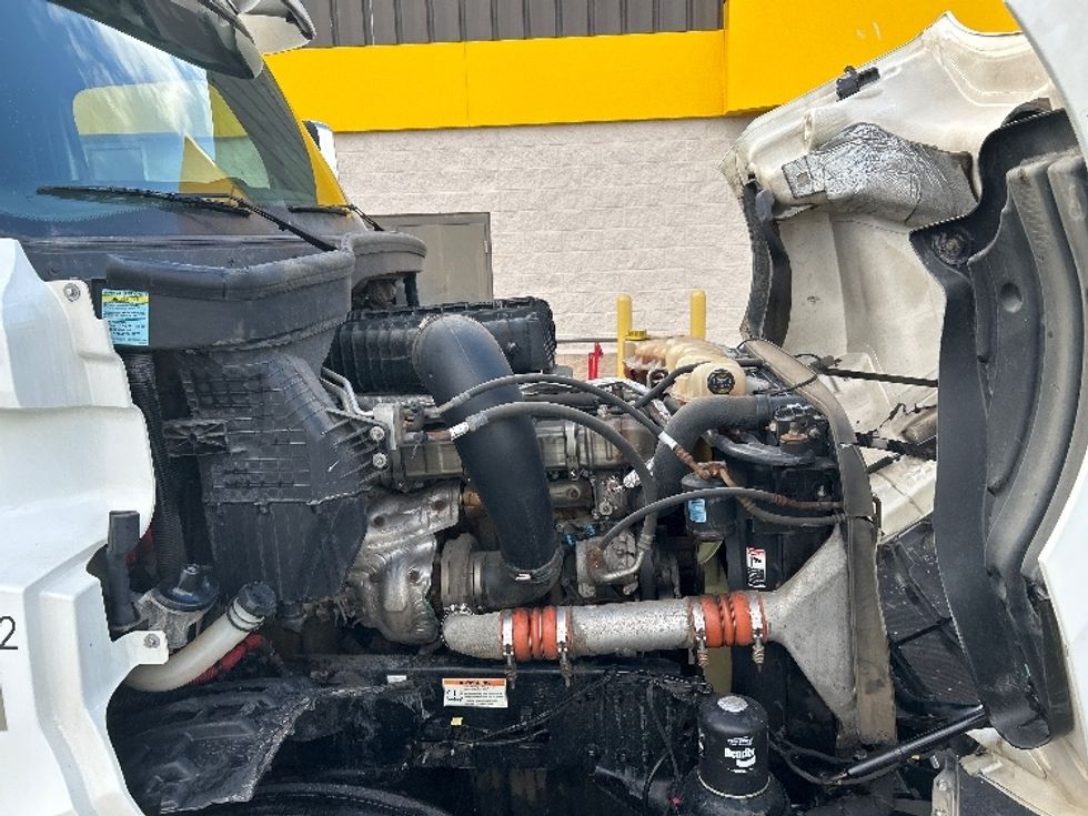 Day Cab Tractor-Heavy Duty Tractors-Freightliner-2020-T12664ST-Chicopee-MA-329,442\n\t\tmiles-$ 44,250 - Image 15