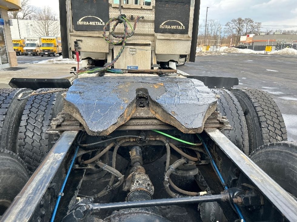 Day Cab Tractor-Heavy Duty Tractors-Freightliner-2020-T12664ST-Chicopee-MA-329,442\n\t\tmiles-$ 44,250 - Image 6