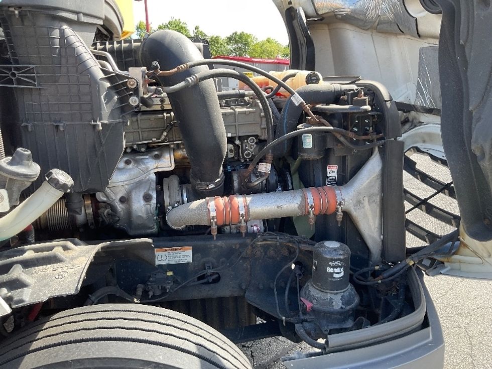 Day Cab Tractor-Heavy Duty Tractors-Freightliner-2020-T12664ST-Chicopee-MA-411,442\n\t\tmiles-$ 50,750 - Image 15