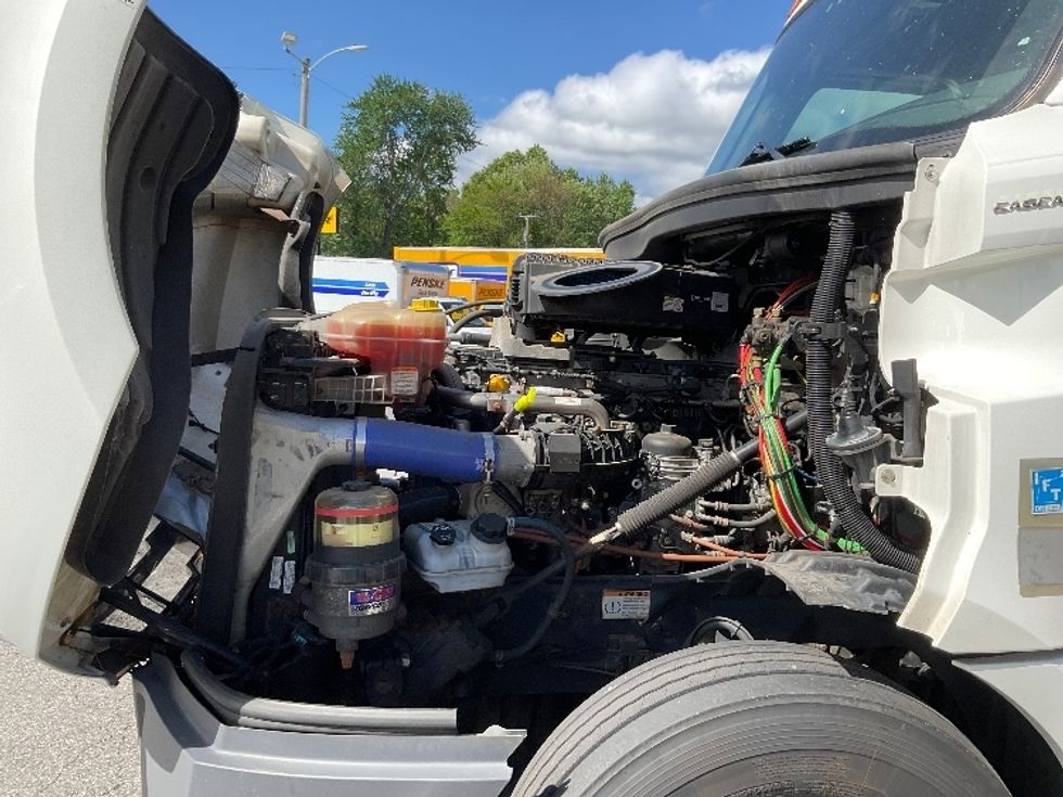 Day Cab Tractor-Heavy Duty Tractors-Freightliner-2020-T12664ST-Chicopee-MA-411,442\n\t\tmiles-$ 50,750 - Image 16
