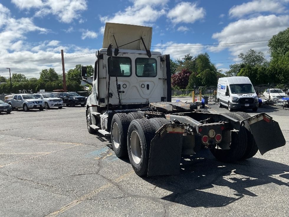 Day Cab Tractor-Heavy Duty Tractors-Freightliner-2020-T12664ST-Chicopee-MA-411,442\n\t\tmiles-$ 50,750 - Image 5