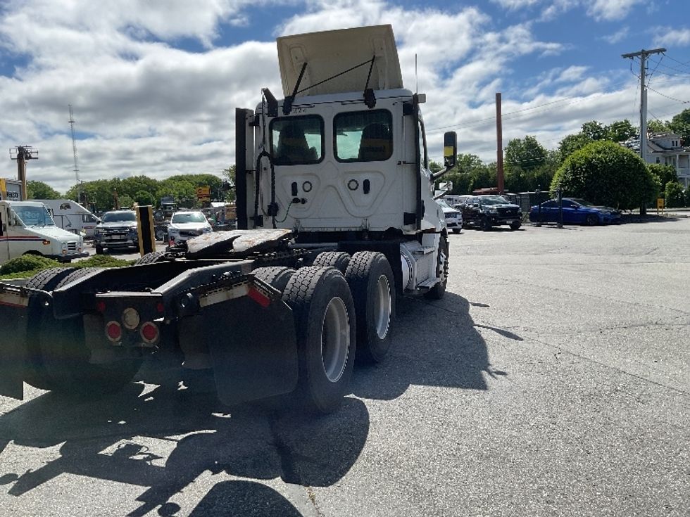 Day Cab Tractor-Heavy Duty Tractors-Freightliner-2020-T12664ST-Chicopee-MA-411,442\n\t\tmiles-$ 50,750 - Image 7