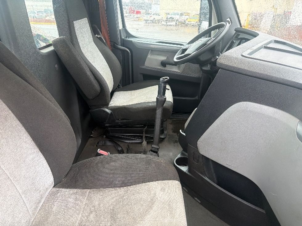 Day Cab Tractor-Heavy Duty Tractors-Freightliner-2020-T12664ST-Chicopee-MA-754,342\n\t\tmiles-$ 27,250 - Image 14