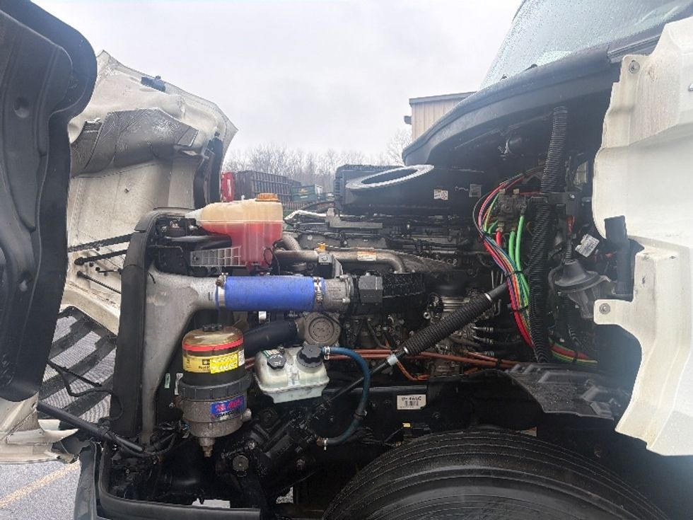 Day Cab Tractor-Heavy Duty Tractors-Freightliner-2020-T12664ST-Chicopee-MA-754,342\n\t\tmiles-$ 27,250 - Image 16