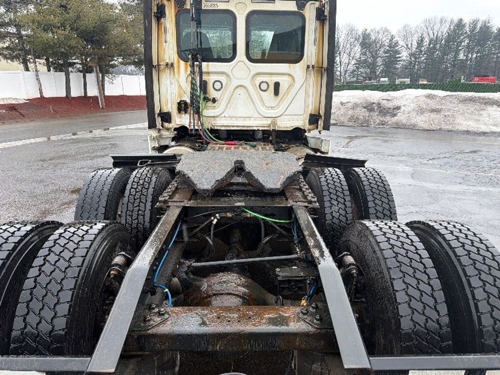 Day Cab Tractor-Heavy Duty Tractors-Freightliner-2020-T12664ST-Chicopee-MA-754,342\n\t\tmiles-$ 27,250 - Image 6