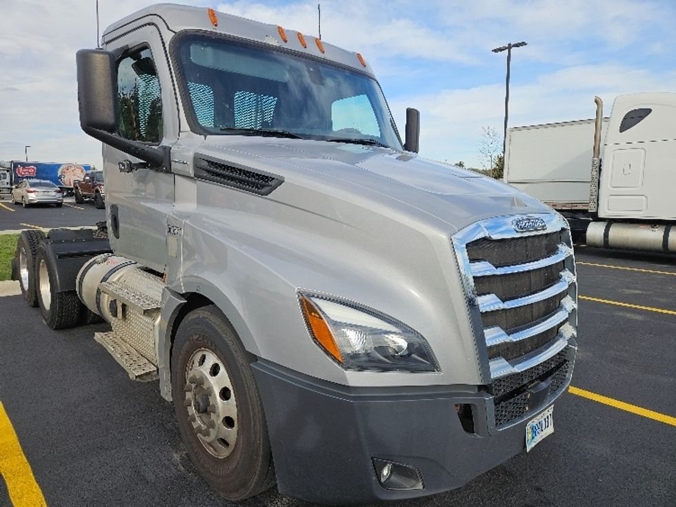 Day Cab Tractor-Heavy Duty Tractors-Freightliner-2020-T12664ST-Cincinnati-OH-385,034\n\t\tmiles-$ 51,250 - Image 1