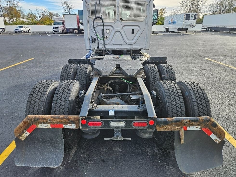 Day Cab Tractor-Heavy Duty Tractors-Freightliner-2020-T12664ST-Cincinnati-OH-385,034\n\t\tmiles-$ 51,250 - Image 6
