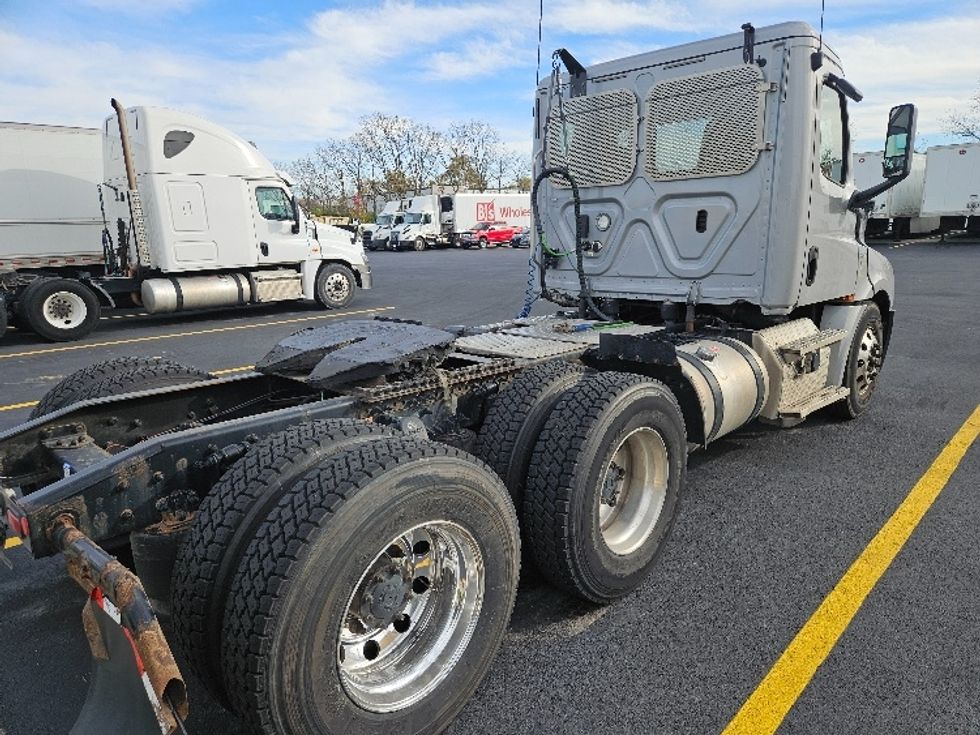 Day Cab Tractor-Heavy Duty Tractors-Freightliner-2020-T12664ST-Cincinnati-OH-385,034\n\t\tmiles-$ 51,250 - Image 7