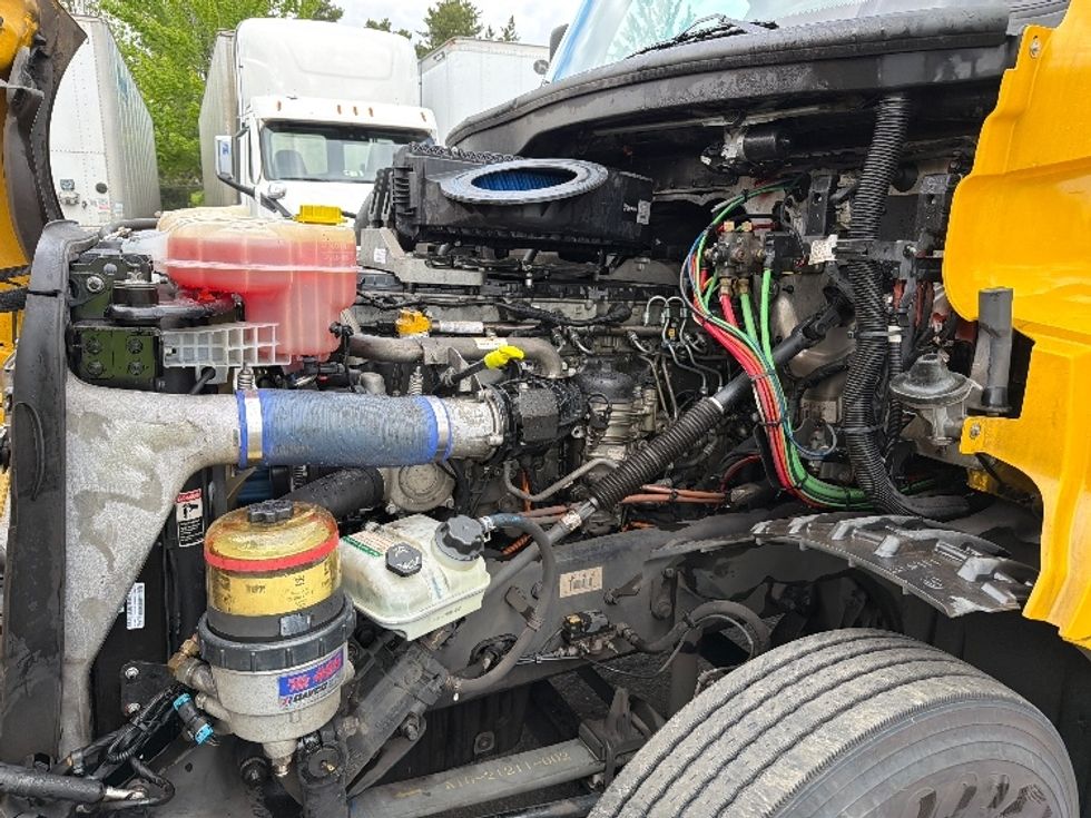 Day Cab Tractor-Heavy Duty Tractors-Freightliner-2020-T12664ST-Clackamas-OR-230,607\n\t\tmiles-$ 57,250 - Image 16