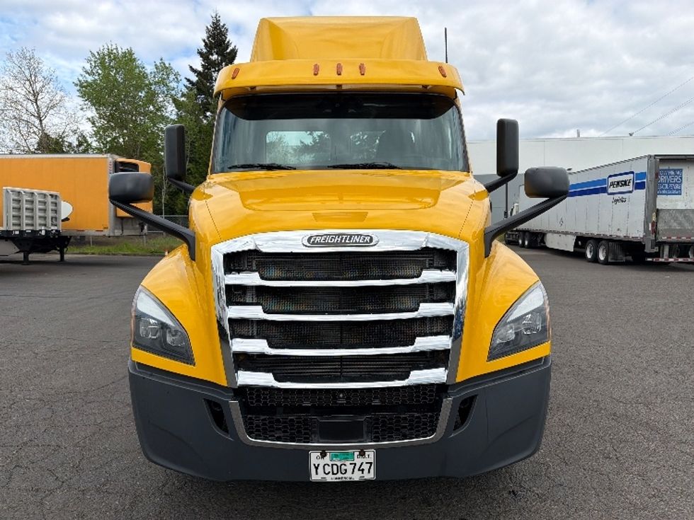 Day Cab Tractor-Heavy Duty Tractors-Freightliner-2020-T12664ST-Clackamas-OR-230,607\n\t\tmiles-$ 57,250 - Image 2