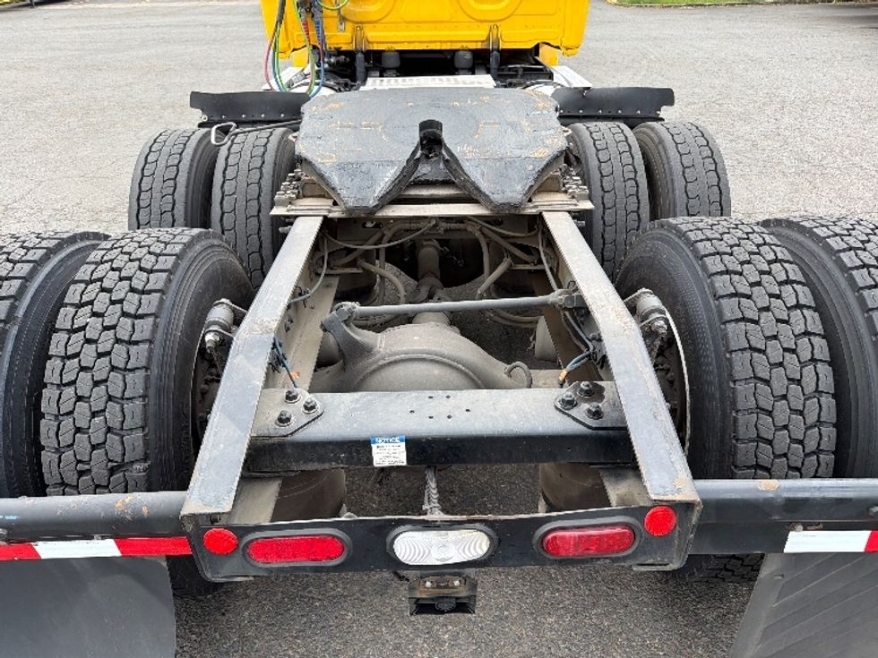 Day Cab Tractor-Heavy Duty Tractors-Freightliner-2020-T12664ST-Clackamas-OR-230,607\n\t\tmiles-$ 57,250 - Image 6