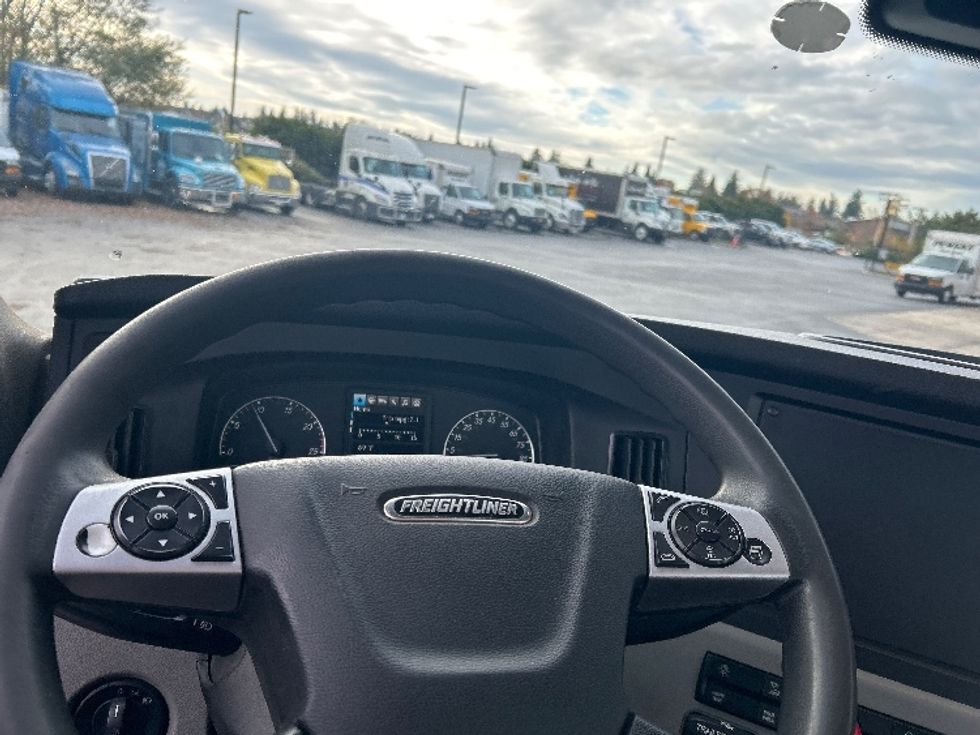 Day Cab Tractor-Heavy Duty Tractors-Freightliner-2020-T12664ST-Clackamas-OR-325,013\n\t\tmiles-$ 53,000 - Image 11