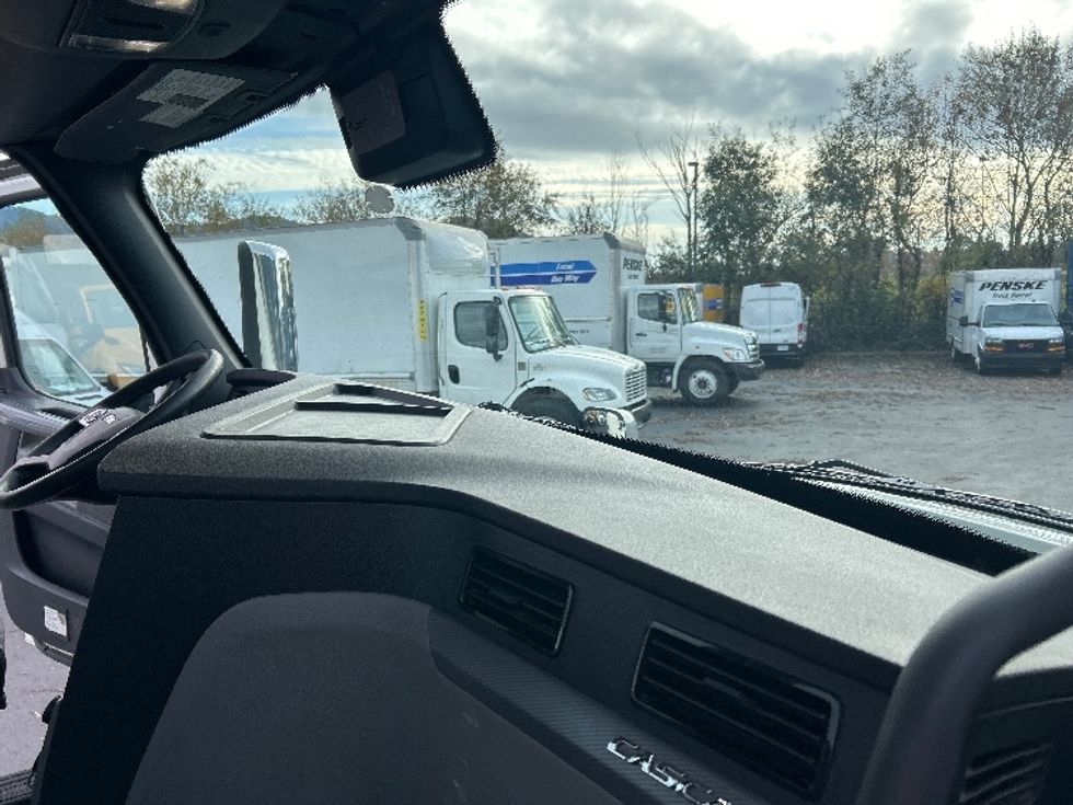 Day Cab Tractor-Heavy Duty Tractors-Freightliner-2020-T12664ST-Clackamas-OR-325,013\n\t\tmiles-$ 53,000 - Image 13