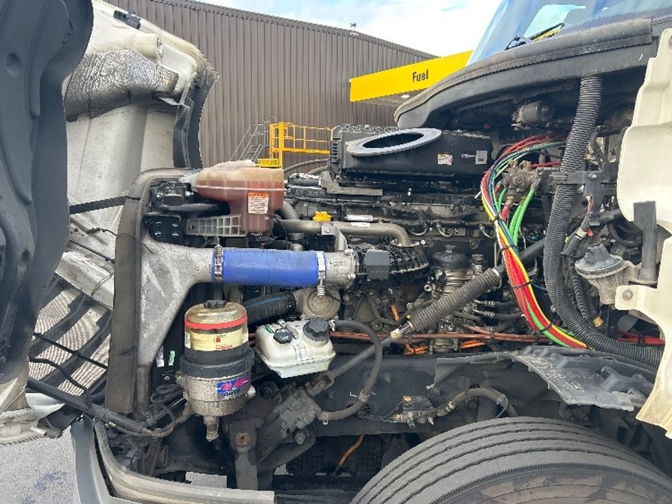 Day Cab Tractor-Heavy Duty Tractors-Freightliner-2020-T12664ST-Clackamas-OR-325,013\n\t\tmiles-$ 53,000 - Image 16