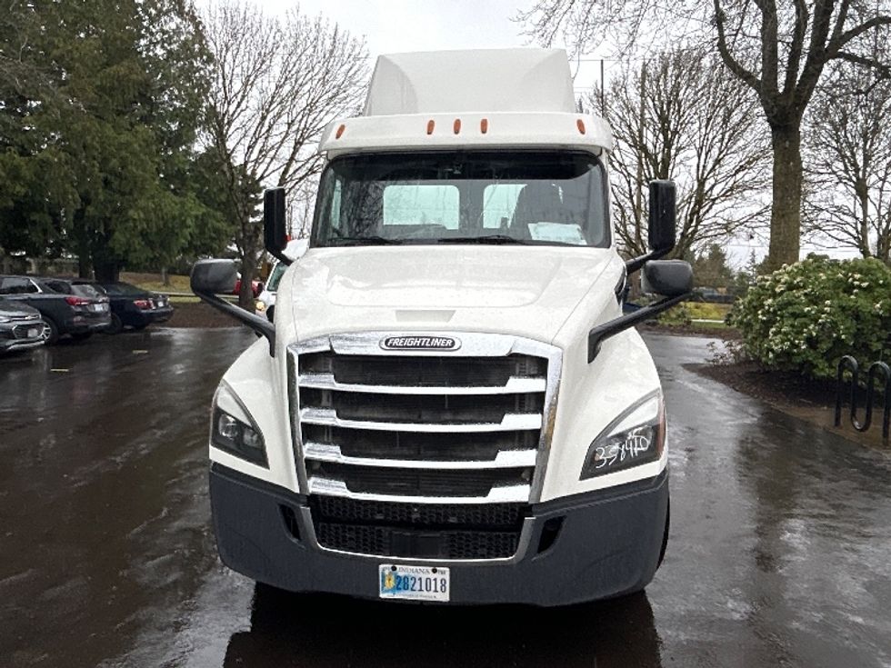 Day Cab Tractor-Heavy Duty Tractors-Freightliner-2020-T12664ST-Clackamas-OR-367,531\n\t\tmiles-$ 54,750 - Image 2