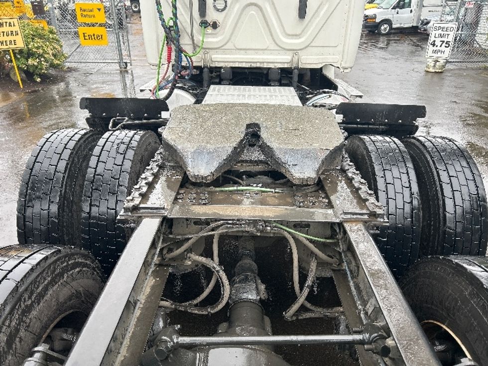 Day Cab Tractor-Heavy Duty Tractors-Freightliner-2020-T12664ST-Clackamas-OR-367,531\n\t\tmiles-$ 54,750 - Image 6