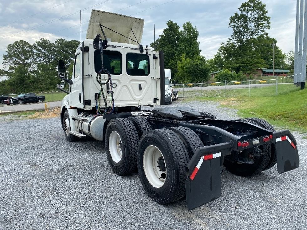 Day Cab Tractor-Heavy Duty Tractors-Freightliner-2020-T12664ST-Cleveland-TN-134,986\n\t\tmiles-$ 67,000 - Image 5