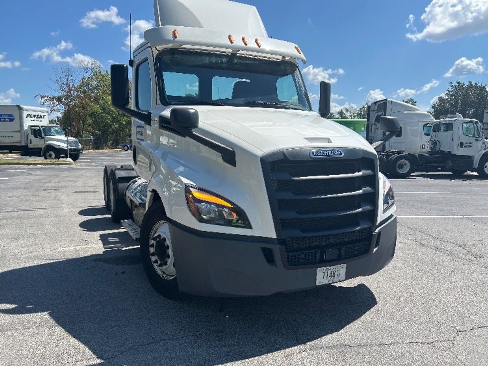 Day Cab Tractor-Heavy Duty Tractors-Freightliner-2020-T12664ST-Cleveland-TN-224,375\n\t\tmiles-$ 63,500 - Image 1