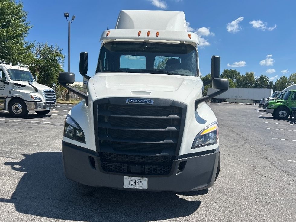 Day Cab Tractor-Heavy Duty Tractors-Freightliner-2020-T12664ST-Cleveland-TN-224,375\n\t\tmiles-$ 63,500 - Image 2