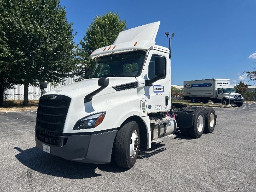 Day Cab Tractor-Heavy Duty Tractors-Freightliner-2020-T12664ST-Cleveland-TN-224,375\n\t\tmiles-$ 63,500 - Image 3