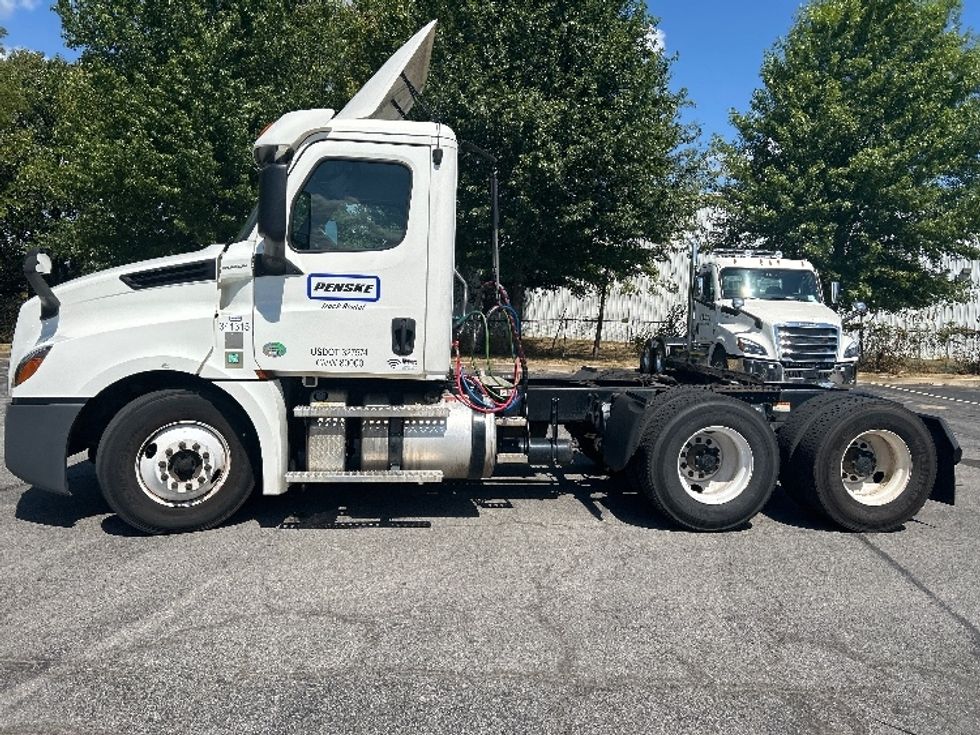 Day Cab Tractor-Heavy Duty Tractors-Freightliner-2020-T12664ST-Cleveland-TN-224,375\n\t\tmiles-$ 63,500 - Image 4