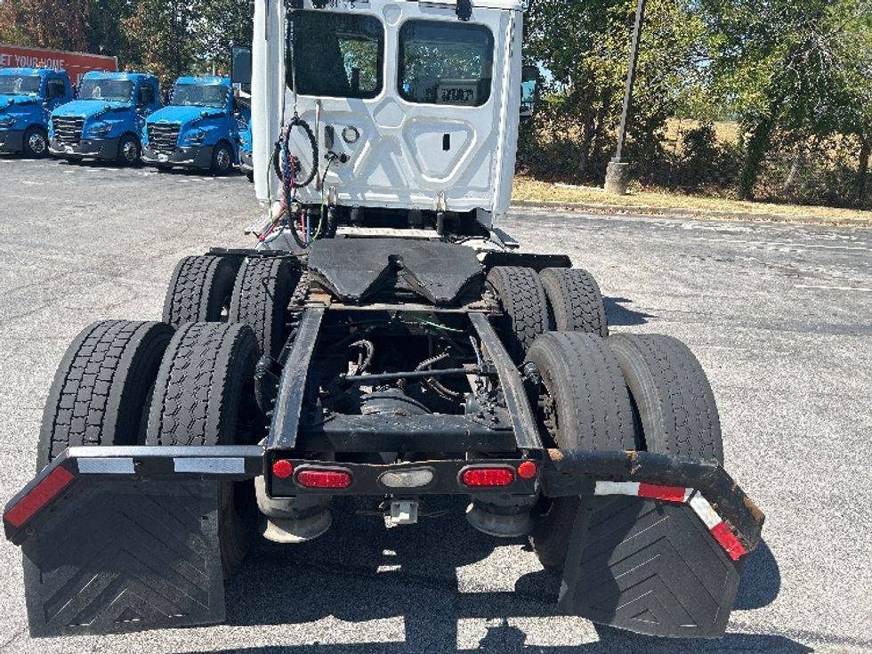 Day Cab Tractor-Heavy Duty Tractors-Freightliner-2020-T12664ST-Cleveland-TN-224,375\n\t\tmiles-$ 63,500 - Image 5