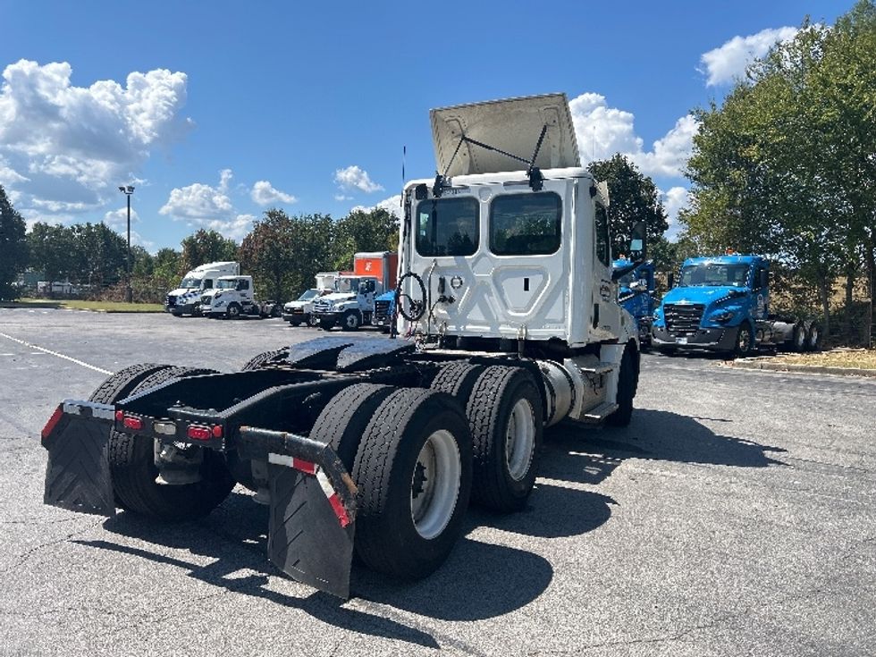 Day Cab Tractor-Heavy Duty Tractors-Freightliner-2020-T12664ST-Cleveland-TN-224,375\n\t\tmiles-$ 63,500 - Image 6