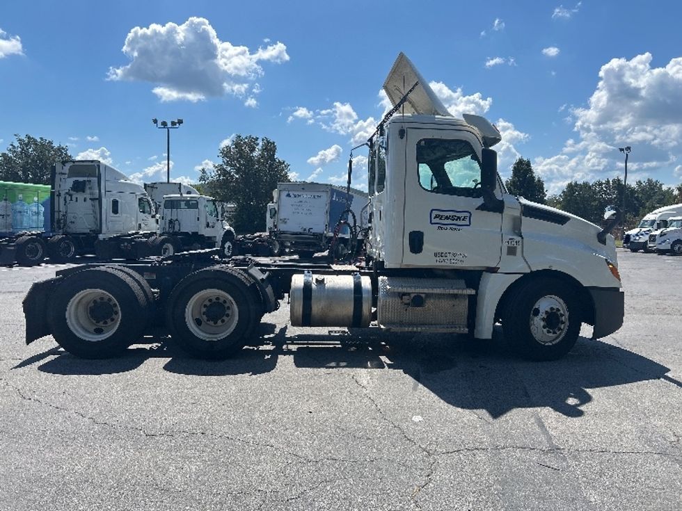 Day Cab Tractor-Heavy Duty Tractors-Freightliner-2020-T12664ST-Cleveland-TN-224,375\n\t\tmiles-$ 63,500 - Image 7
