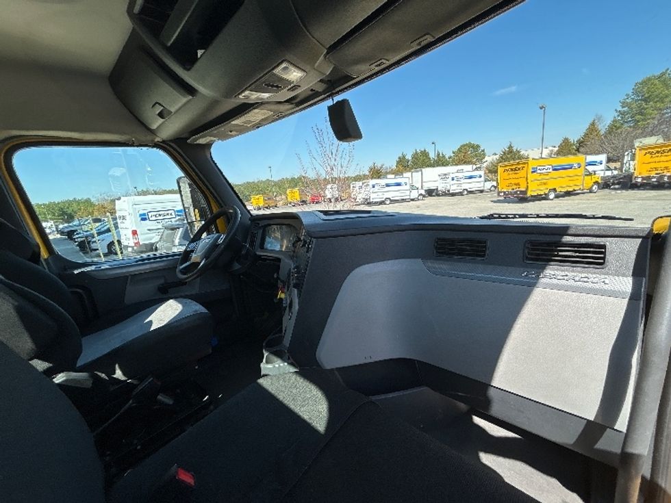 Day Cab Tractor-Heavy Duty Tractors-Freightliner-2020-T12664ST-Cleveland-TN-235,868\n\t\tmiles-$ 60,250 - Image 13