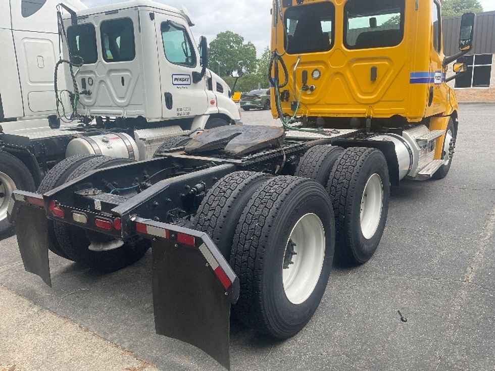 Day Cab Tractor-Heavy Duty Tractors-Freightliner-2020-T12664ST-Cleveland-TN-235,868\n\t\tmiles-$ 60,250 - Image 18