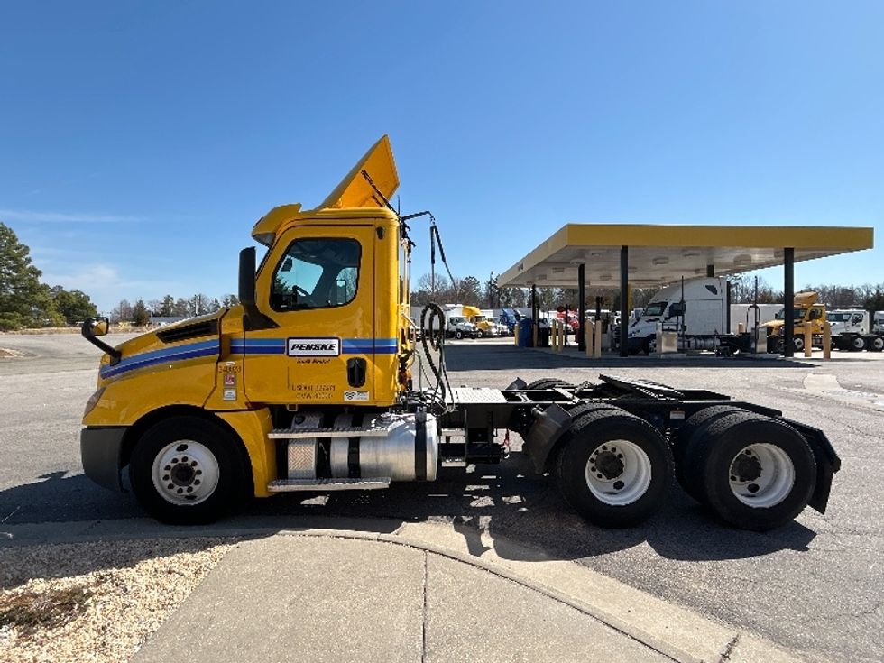 Day Cab Tractor-Heavy Duty Tractors-Freightliner-2020-T12664ST-Cleveland-TN-235,868\n\t\tmiles-$ 60,250 - Image 4