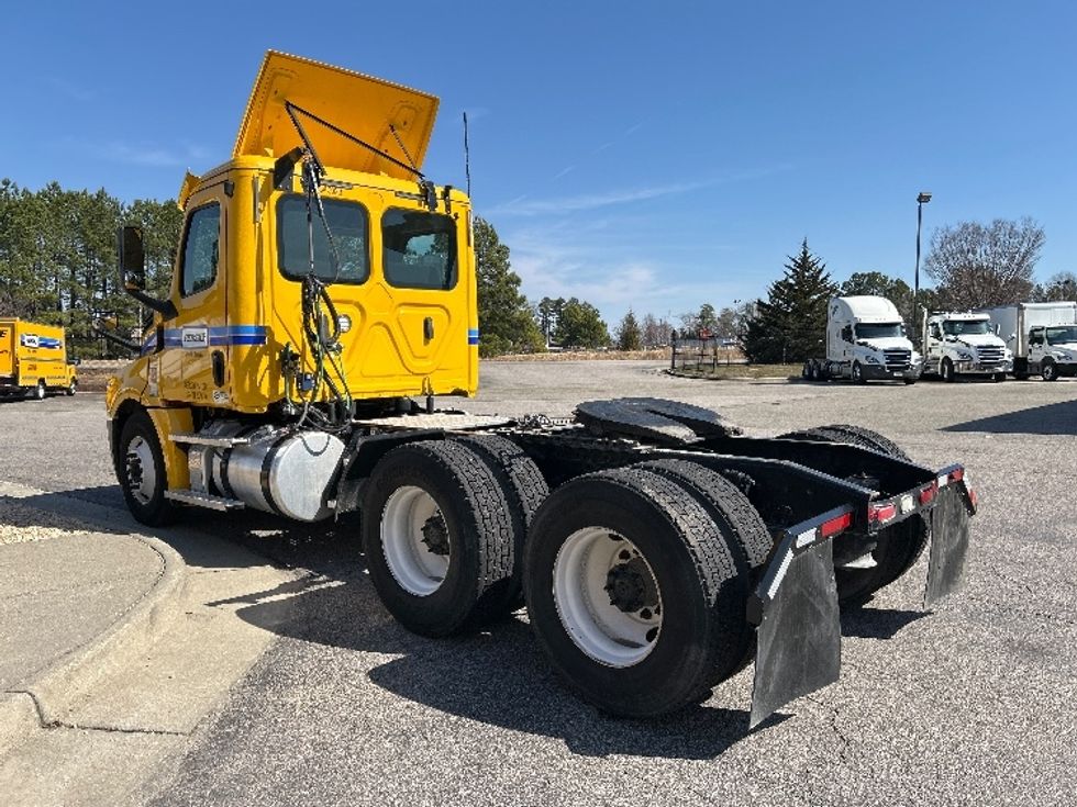 Day Cab Tractor-Heavy Duty Tractors-Freightliner-2020-T12664ST-Cleveland-TN-235,868\n\t\tmiles-$ 60,250 - Image 5