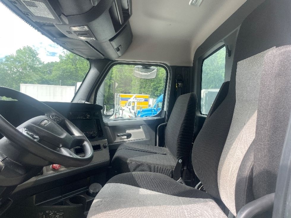 Day Cab Tractor-Heavy Duty Tractors-Freightliner-2020-T12664ST-Cleveland-TN-295,600\n\t\tmiles-$ 60,500 - Image 10