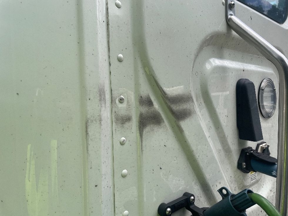 Day Cab Tractor-Heavy Duty Tractors-Freightliner-2020-T12664ST-Cleveland-TN-295,600\n\t\tmiles-$ 60,500 - Image 19