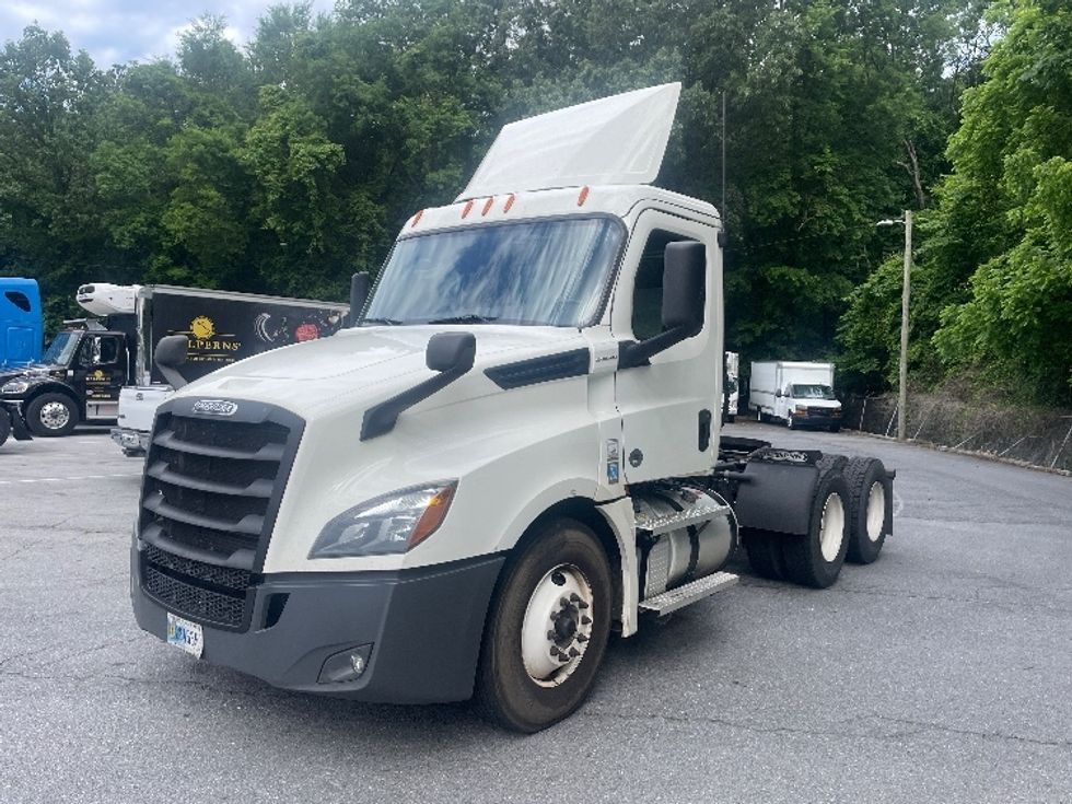 Day Cab Tractor-Heavy Duty Tractors-Freightliner-2020-T12664ST-Cleveland-TN-295,600\n\t\tmiles-$ 60,500 - Image 3