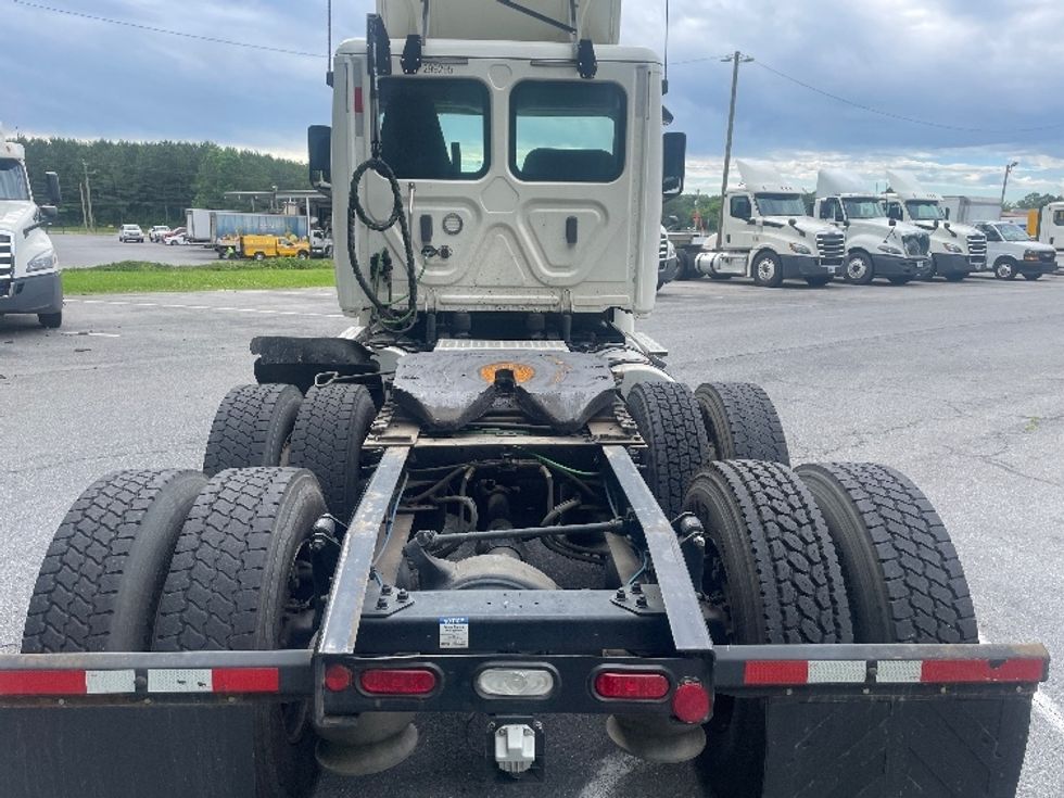 Day Cab Tractor-Heavy Duty Tractors-Freightliner-2020-T12664ST-Cleveland-TN-295,600\n\t\tmiles-$ 60,500 - Image 6