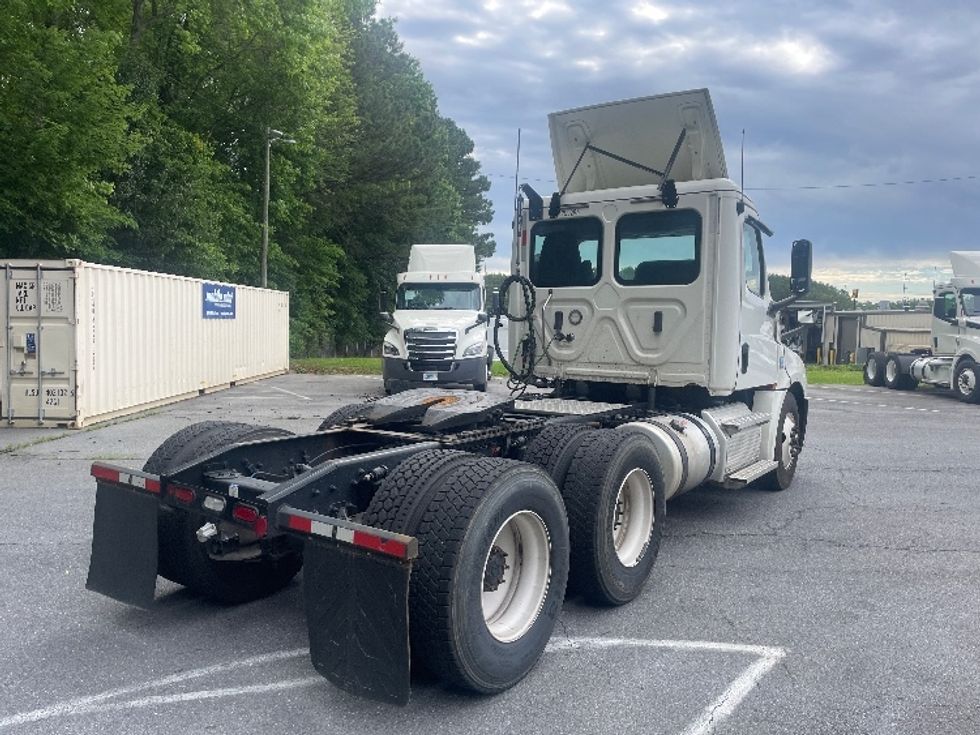 Day Cab Tractor-Heavy Duty Tractors-Freightliner-2020-T12664ST-Cleveland-TN-295,600\n\t\tmiles-$ 60,500 - Image 7
