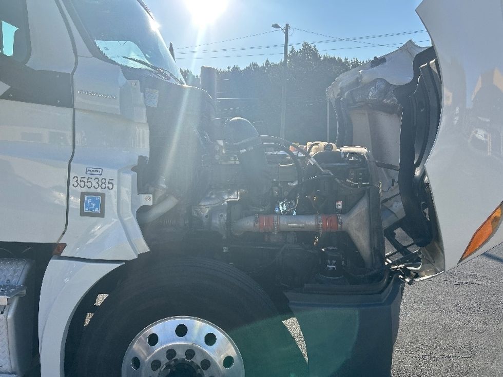 Day Cab Tractor-Heavy Duty Tractors-Freightliner-2020-T12664ST-Cleveland-TN-302,800\n\t\tmiles-$ 61,000 - Image 15