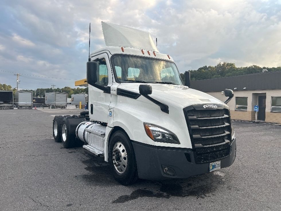Day Cab Tractor-Heavy Duty Tractors-Freightliner-2020-T12664ST-Cleveland-TN-347,770\n\t\tmiles-$ 58,750 - Image 1
