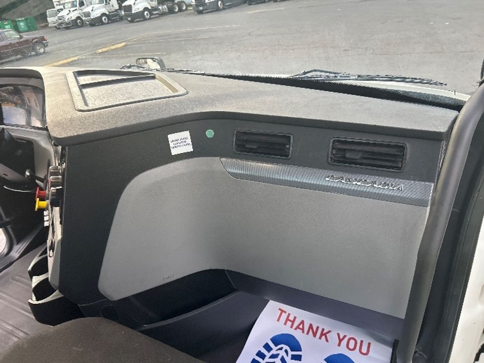 Day Cab Tractor-Heavy Duty Tractors-Freightliner-2020-T12664ST-Cleveland-TN-347,770\n\t\tmiles-$ 58,750 - Image 13