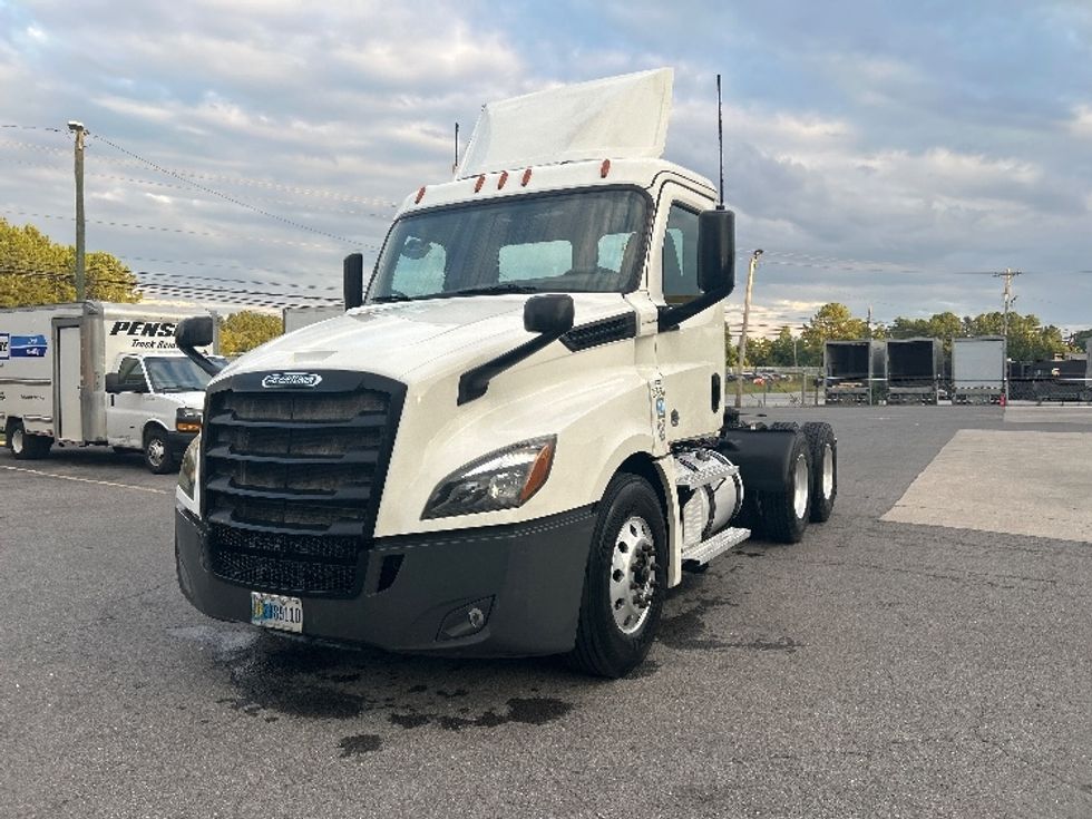 Day Cab Tractor-Heavy Duty Tractors-Freightliner-2020-T12664ST-Cleveland-TN-347,770\n\t\tmiles-$ 58,750 - Image 3