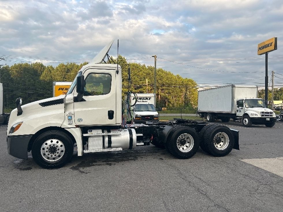Day Cab Tractor-Heavy Duty Tractors-Freightliner-2020-T12664ST-Cleveland-TN-347,770\n\t\tmiles-$ 58,750 - Image 4