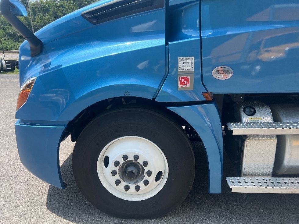 Day Cab Tractor-Heavy Duty Tractors-Freightliner-2020-T12664ST-Cleveland-TN-412,351\n\t\tmiles-$ 56,250 - Image 17